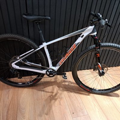 Stumpjumper HT €1600,-